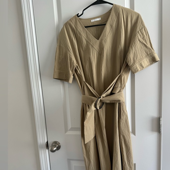 Khaki dress with belt - Picture 2 of 7